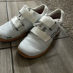 TYR White Athletic Shoes with Tan Soles men’s weightlifting shoes